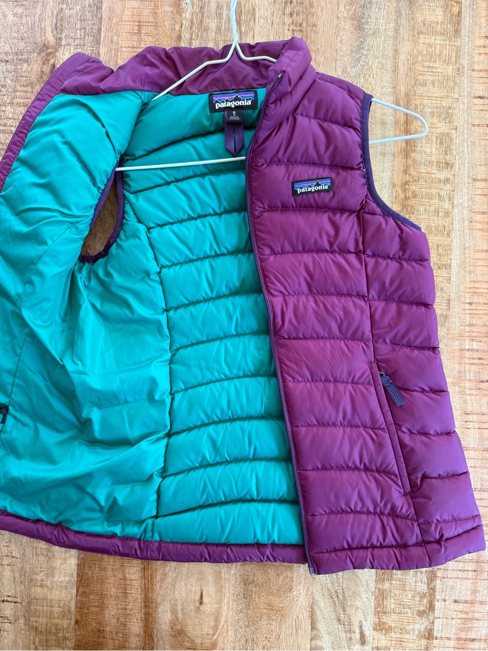 Patagonia Women’s M Down Puffer Vest Plum Purple Teal Fall Gorpcore